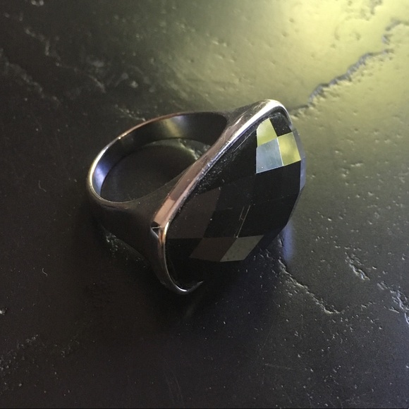 Ring - Picture 1 of 3